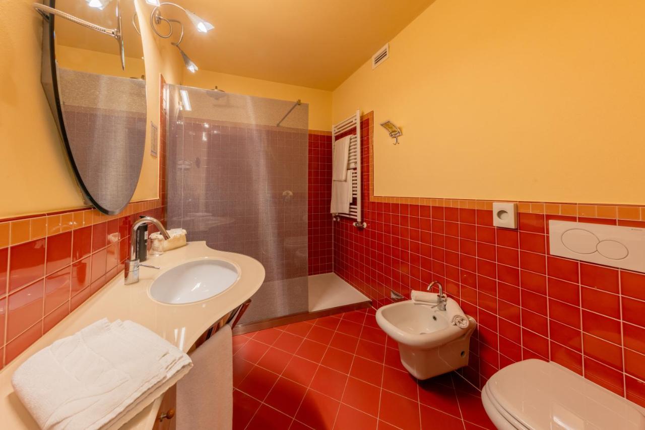 Double or Twin Room Lake View